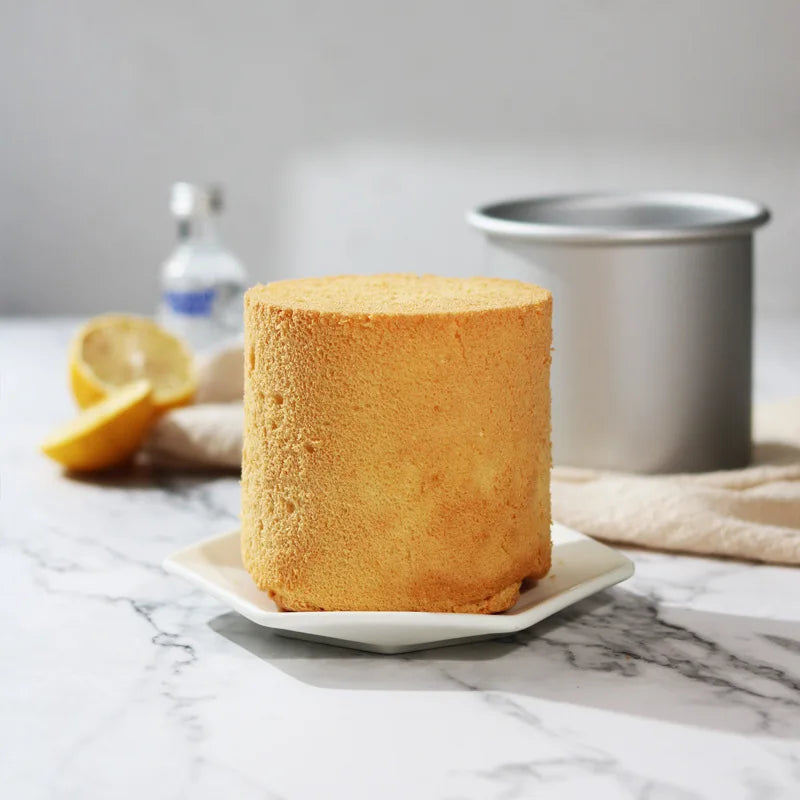 Round Cake Pan with Removable Bottom